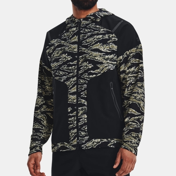 NWT Men's Under Armour running windbreaker jacket